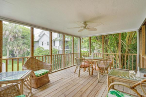 Isle of Palms Getaway with Patio, Walk to Beach!